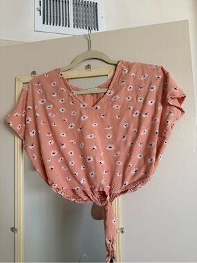 Women's Peach Daisy Tie-Front Top